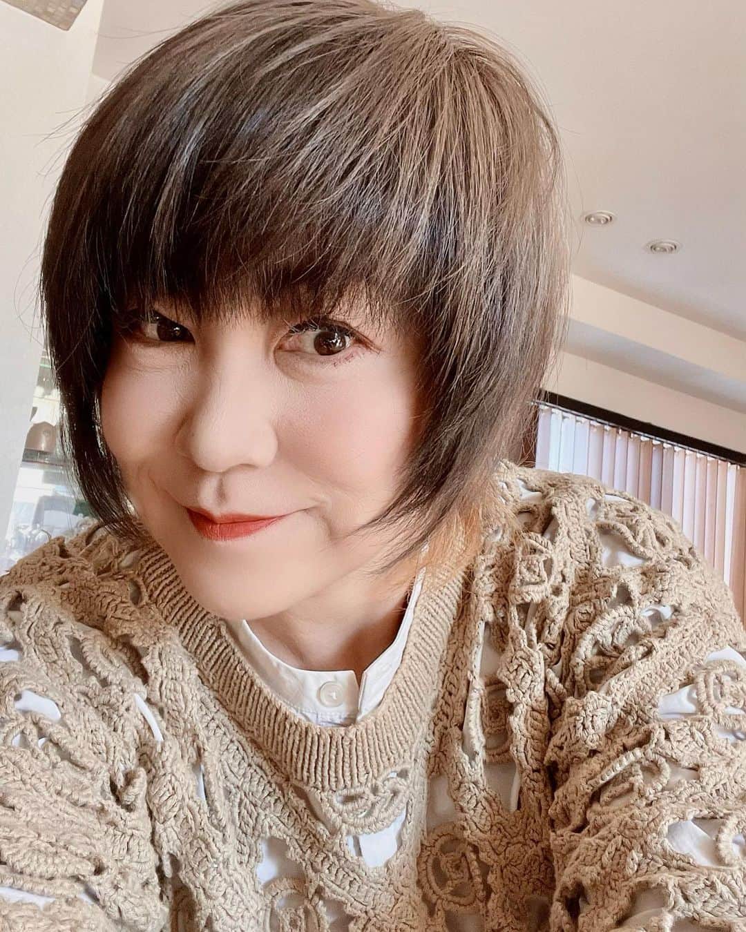 松本梨香さんのインスタグラム写真 - (松本梨香Instagram)「アッシュ〜♪♪♪ 髪染めてみました。  色白に見える😊✨ #カラー #いめちぇん」2月25日 0時26分 - rica.matsumoto