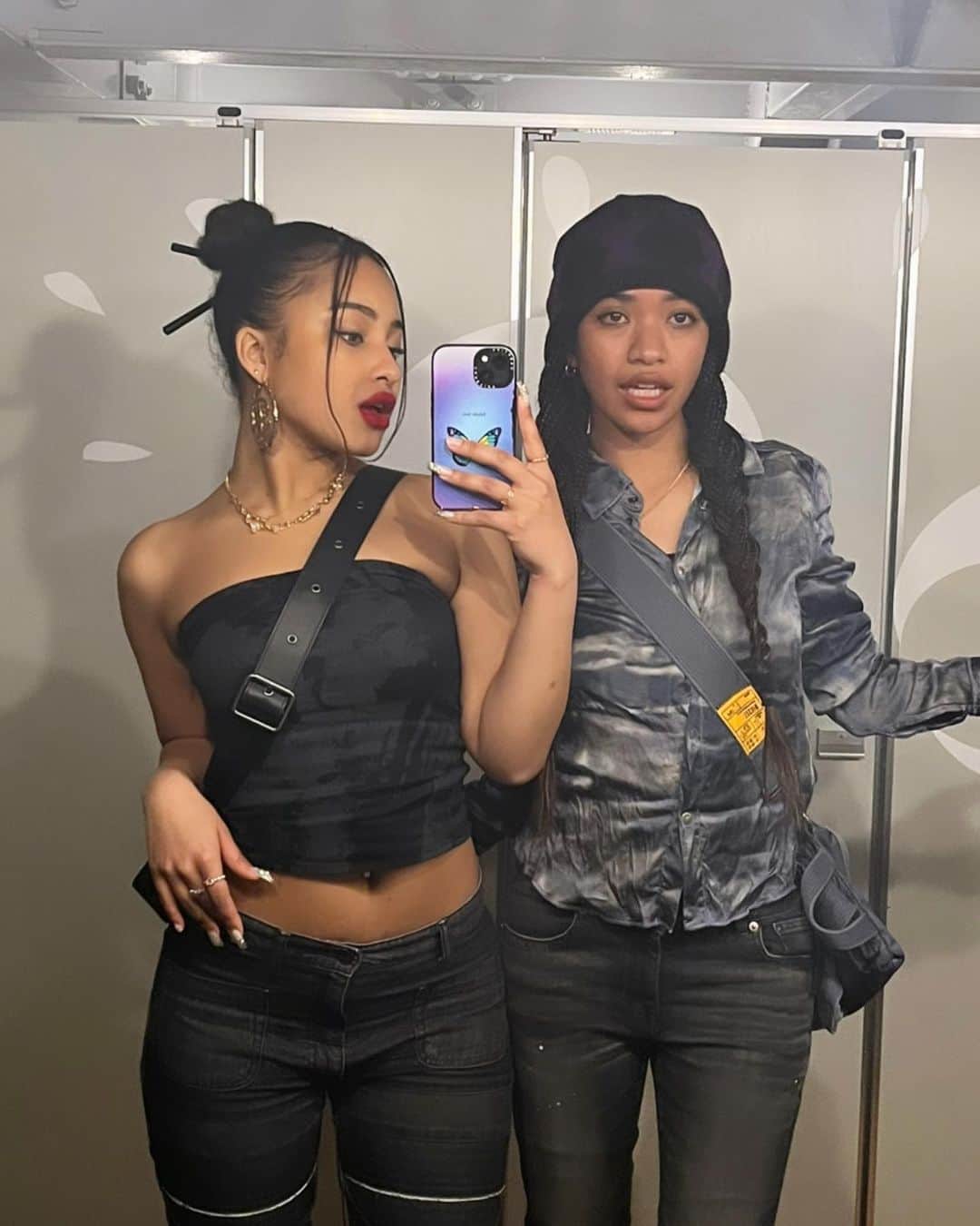 RINAのインスタグラム：「💭🎶🖤」