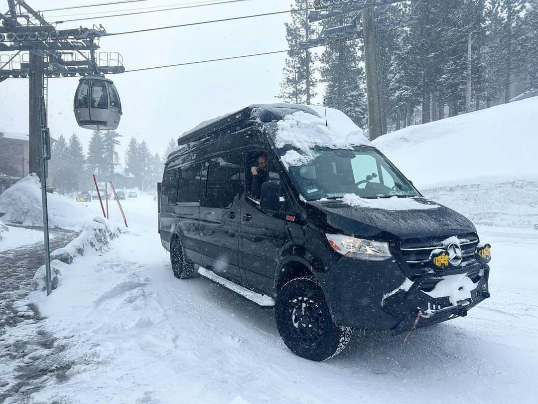 パトリック・J・アダムスさんのインスタグラム写真 - (パトリック・J・アダムスInstagram)「Taken before it really started snowing. #mammoth #7feetofsnowtocome #tellmystory」2月25日 0時36分 - patrickjadams