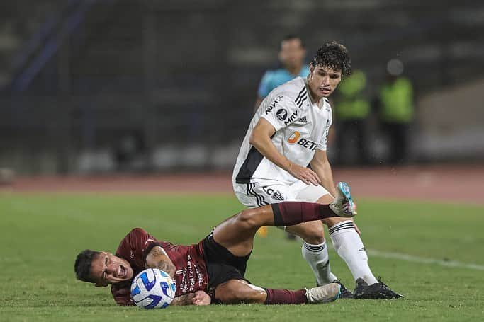 ドドさんのインスタグラム写真 - (ドドInstagram)「Empate na Venezuela. Quarta-feira tem decisão no Mineirão ⚽️🐔 #Libertadores #CAM #GALO 📸 @pedrosouza09」2月25日 0時49分 - dodopires