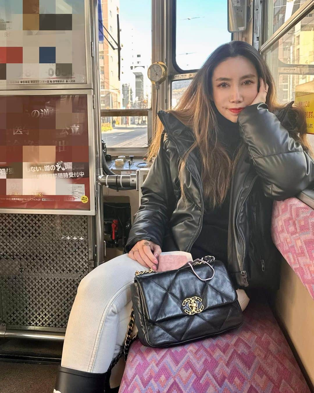 fashion dog loverさんのインスタグラム写真 - (fashion dog loverInstagram)「🚃🖤🤍  #fashion#fashionblogger #fashionstyle #fashionista #fashionable #fashiongram #fashionlover #instafashion #fashionphotography #ootd #ootdfashion #ootdinspiration #outfitoftheday #outfits #outfit #zara#chanel#ファッション#ファッションコーデ #コーデ#コーディネート #コーデ記録 #ザラ#ザラ購入品 #ザラジョ #シャネル」2月25日 1時07分 - chihuahuanyan