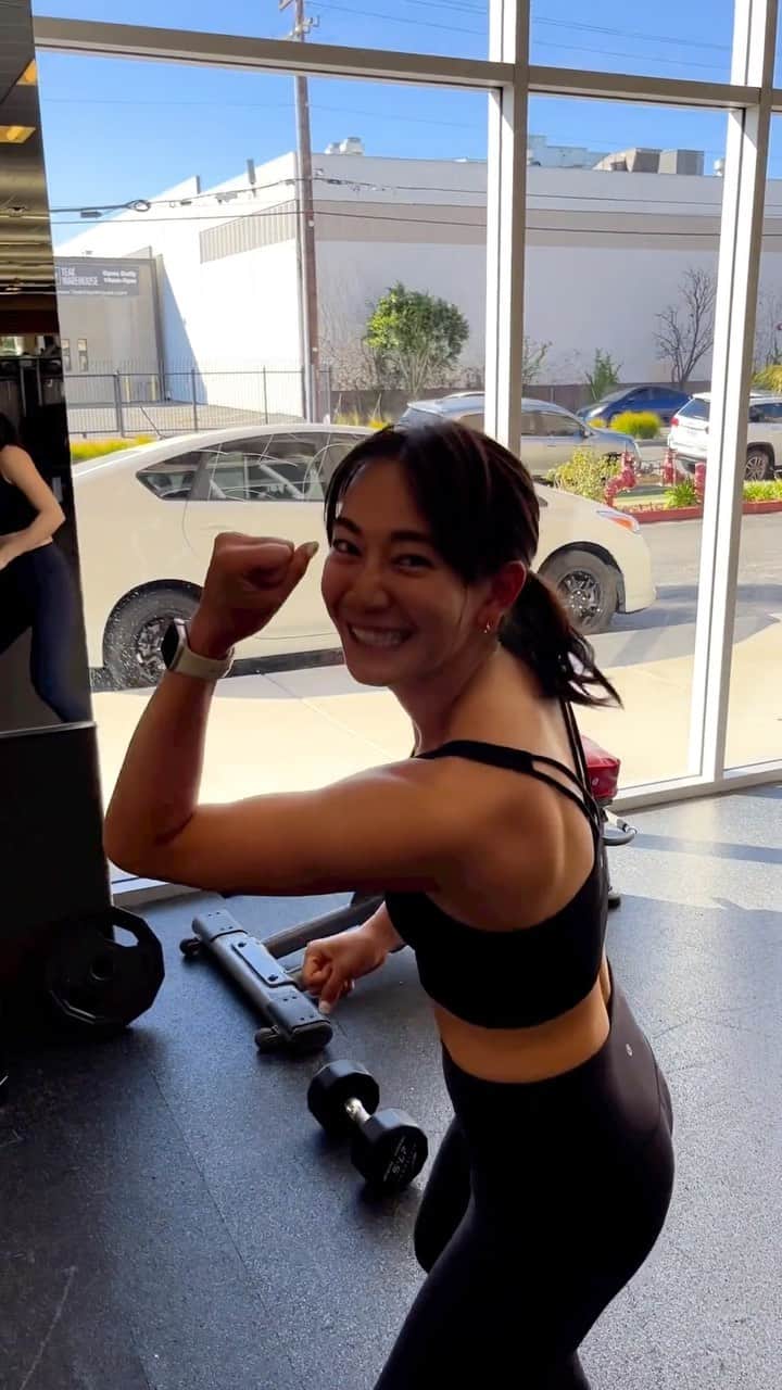 坂口由里香のインスタグラム：「Let’s go!  POWER💪🏽 #トレーニング女子 #パワー #workout #gym #fitness」