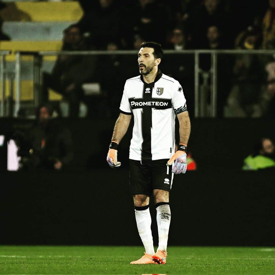 ジャンルイジ・ブッフォンのインスタグラム：「Dopo una partita così saremmo comunque usciti dal campo a testa alta. Ora non abbassiamola più.   #FrosinoneParma」