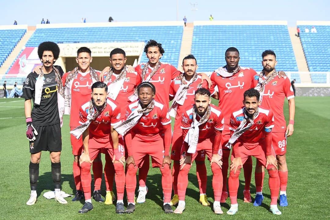 オスカル・デュアルテのインスタグラム：「Good team effort 👏🏼 ➕ 3️⃣  together until the end! @alwehdaclub1 🔴⚪️ Gran esfuerzo del equipo 👏🏼 Juntos hasta el final!  #AlwehdaClub 🔴⚪️」