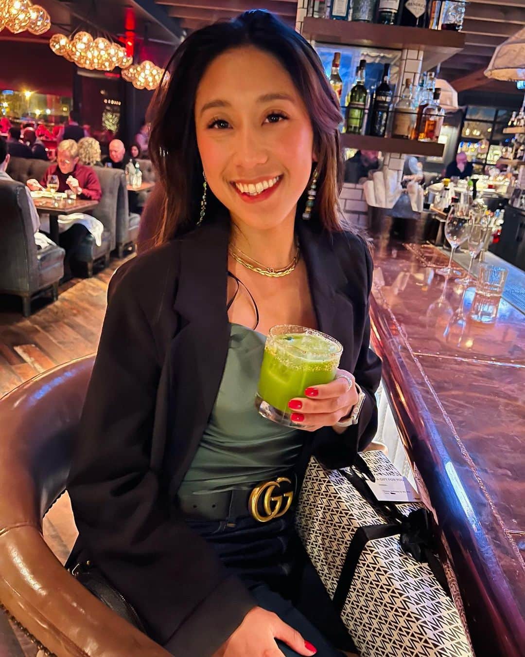 ジェシカ・カラランのインスタグラム：「the one where she turns 28 ✨」