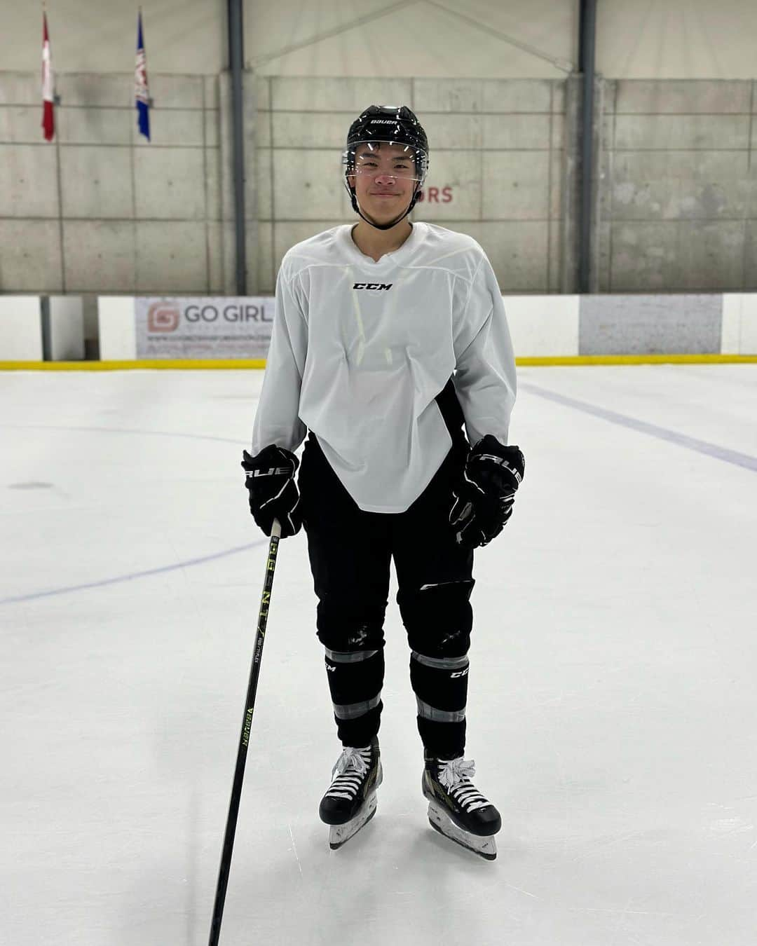 ナム・グエンのインスタグラム：「Played my first hockey game in over a decade! Even got my first goal😜 thanks to @kerto.training and @dcwaldman for the invite🙏🏻 time to go pro and play for the @mapleleafs 🤪」