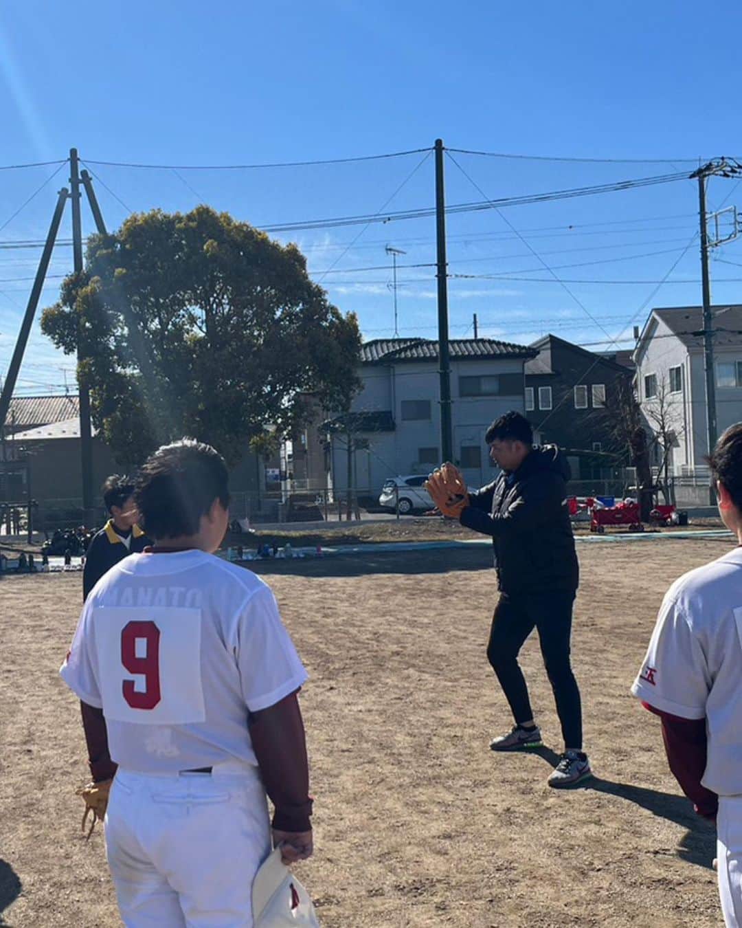 増渕竜義さんのインスタグラム写真 - (増渕竜義Instagram)「今日は元ファイターズのメンバー、田中幸雄さん⚾️鵜久森淳志さん⚾️と野球教室でした😬✨ 天気にも恵まれ、凄く楽しかった⚾️ 僕自身が凄く勉強になりました⚾️‼️」2月25日 16時05分 - m.tatsuyoshi