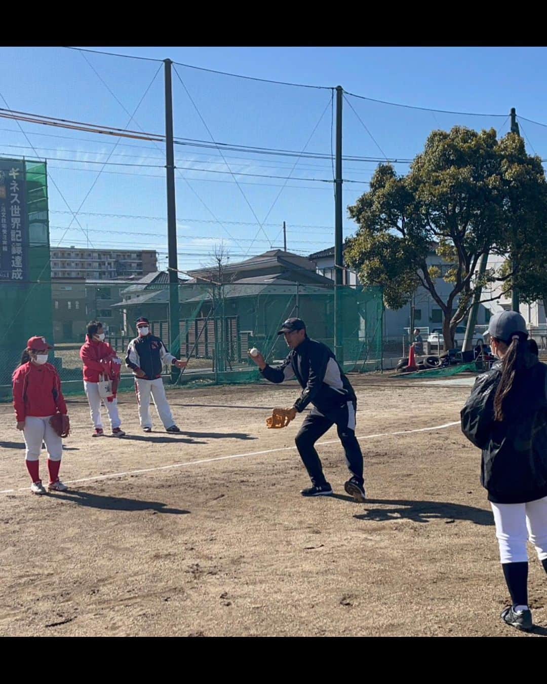 増渕竜義のインスタグラム：「今日は元ファイターズのメンバー、田中幸雄さん⚾️鵜久森淳志さん⚾️と野球教室でした😬✨ 天気にも恵まれ、凄く楽しかった⚾️ 僕自身が凄く勉強になりました⚾️‼️」