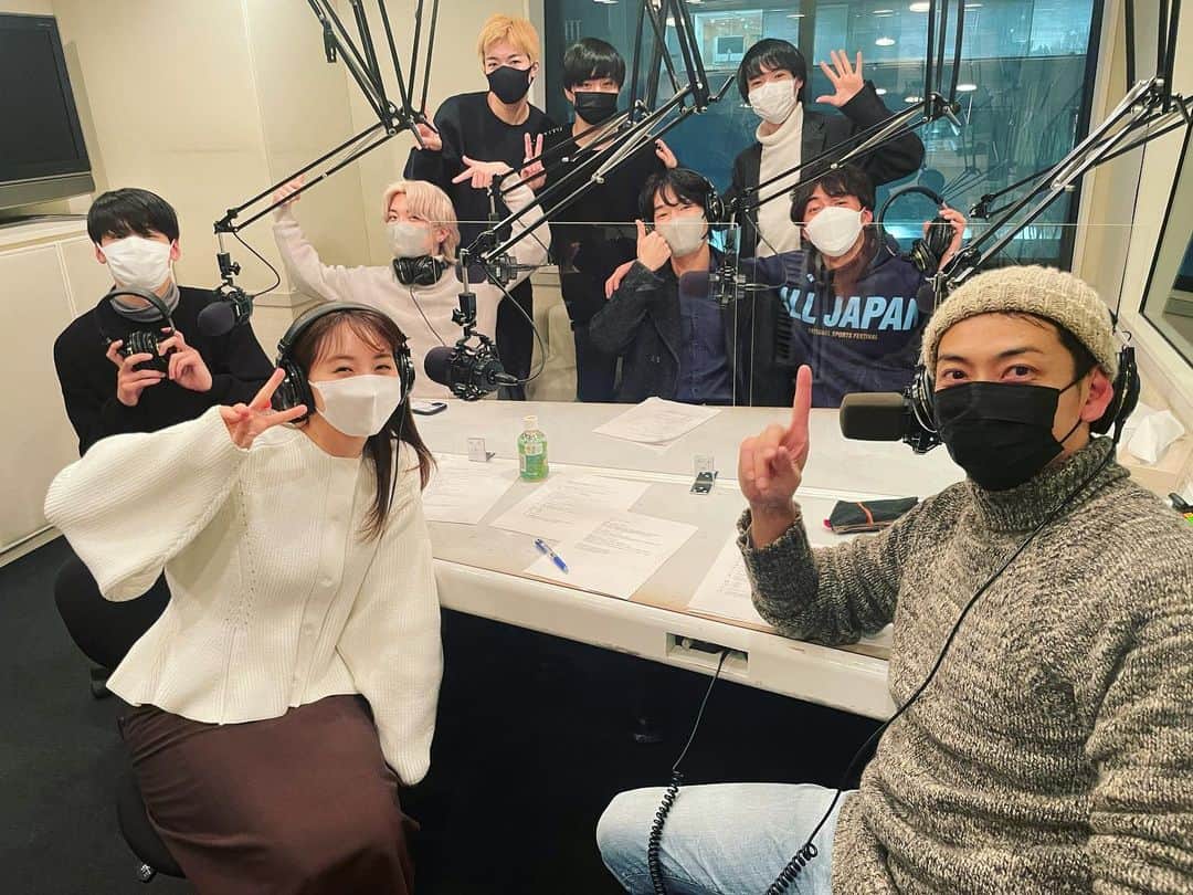 のインスタグラム：「📻 MBSラジオ 『オレたちゴチャ・まぜっ！あつまれヤンヤンボーイズ』 昨夜はいただいたメールにお応えしていきました☆ ぜひradikoで聴いてね〜！  今夜は17:50〜 ニッポン放送　ラジオペナントレース❗️ プロ野球シーズン大予想です⚾️✨」