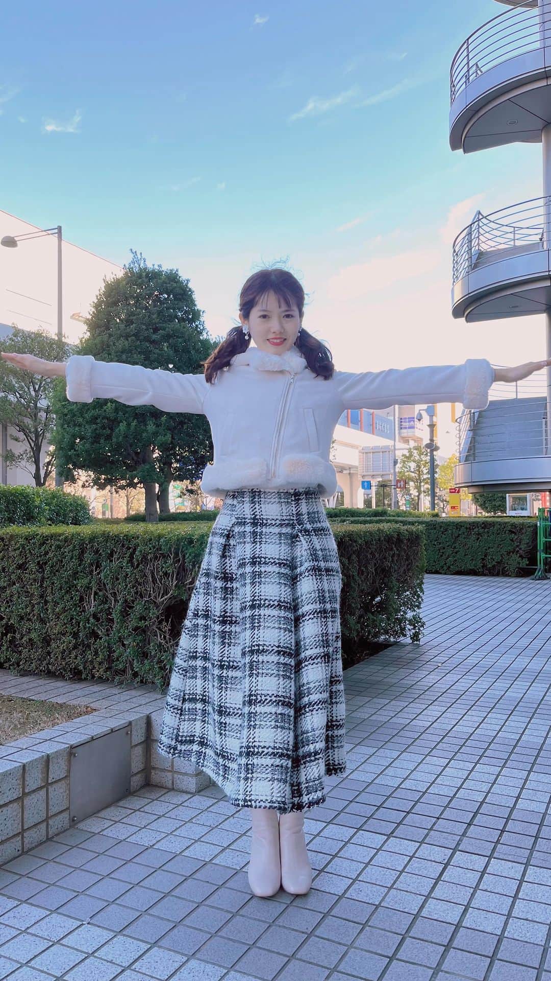 のインスタグラム：「どうも〜〜〜！ T尻〜萌で〜〜〜すっ！ 今朝のめざど食堂のヒント、分からはりました？🙋‍♀️🥬 Tを探せました〜？🙋‍♀️☺️  #めざましどようび #めざど食堂 #ヒント出し」