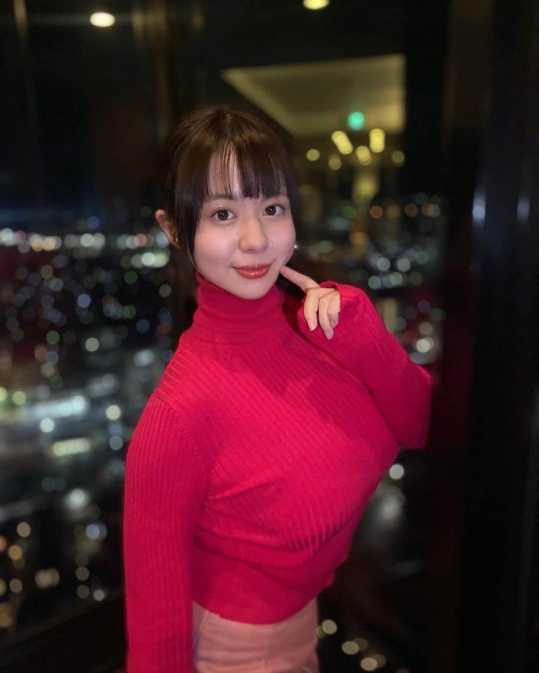 のインスタグラム：「夜景と私🌃」