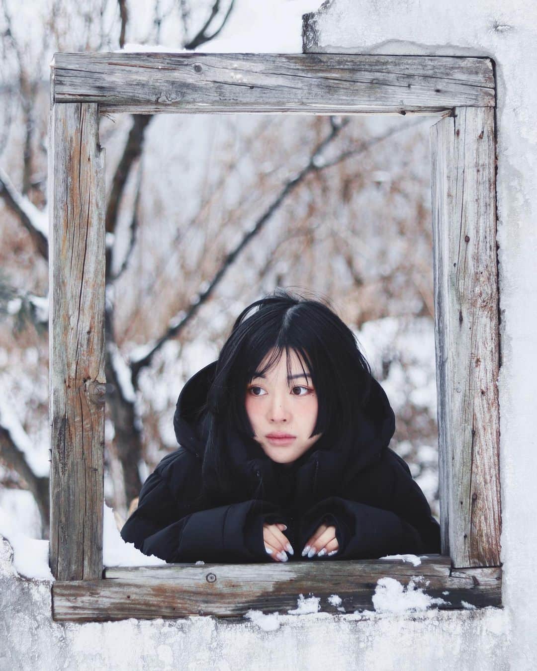 Emily Meiさんのインスタグラム写真 - (Emily MeiInstagram)「A smoll dumpling was found in the snow 🥹❄️ #snow #korea」2月25日 10時35分 - emily.ghoul