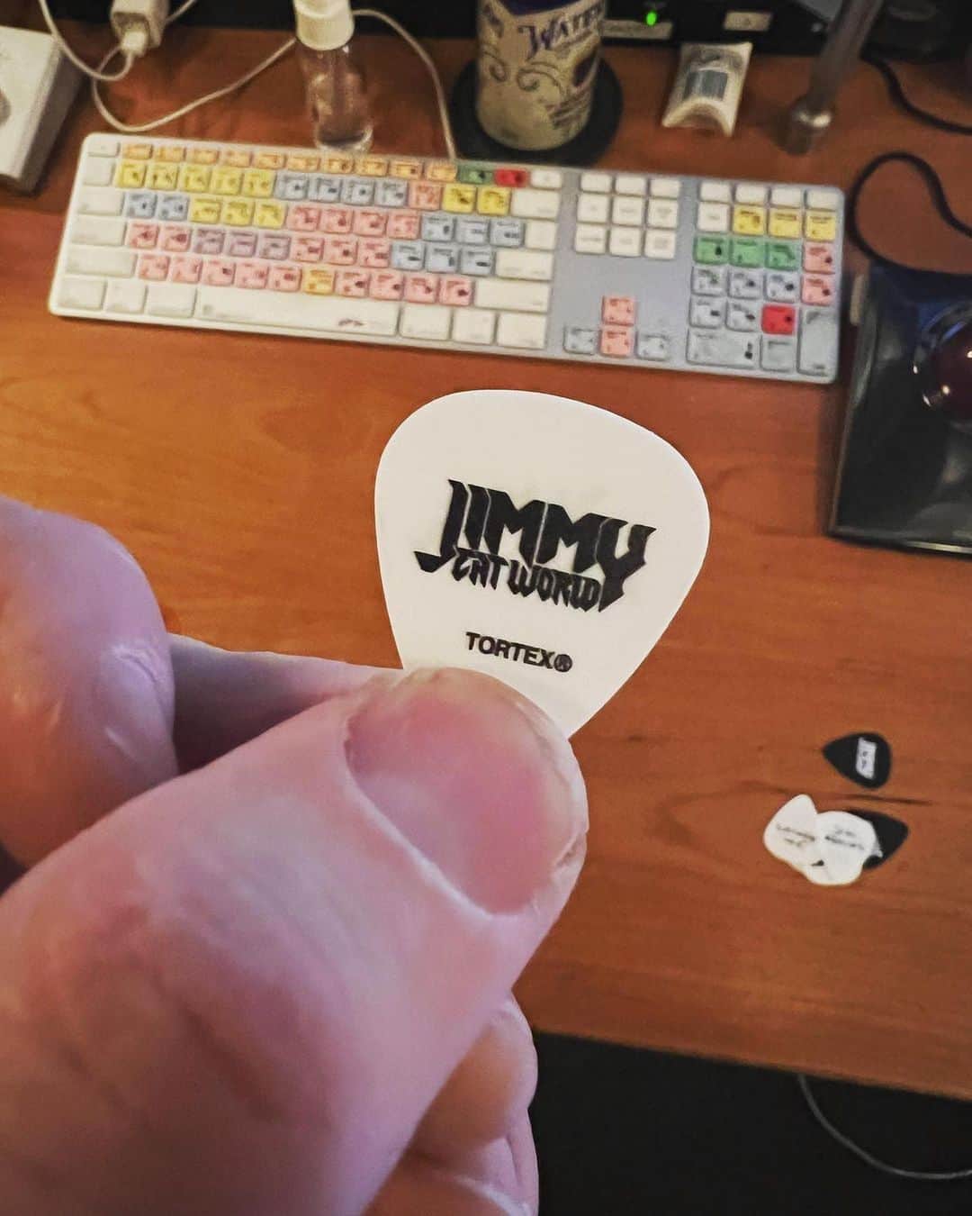 Jimmy Eat Worldさんのインスタグラム写真 - (Jimmy Eat WorldInstagram)「RG @jimadkins: Getting ready for tour. Just like The Clash.   Hit the link in bio for tickets.」2月25日 10時39分 - jimmyeatworld