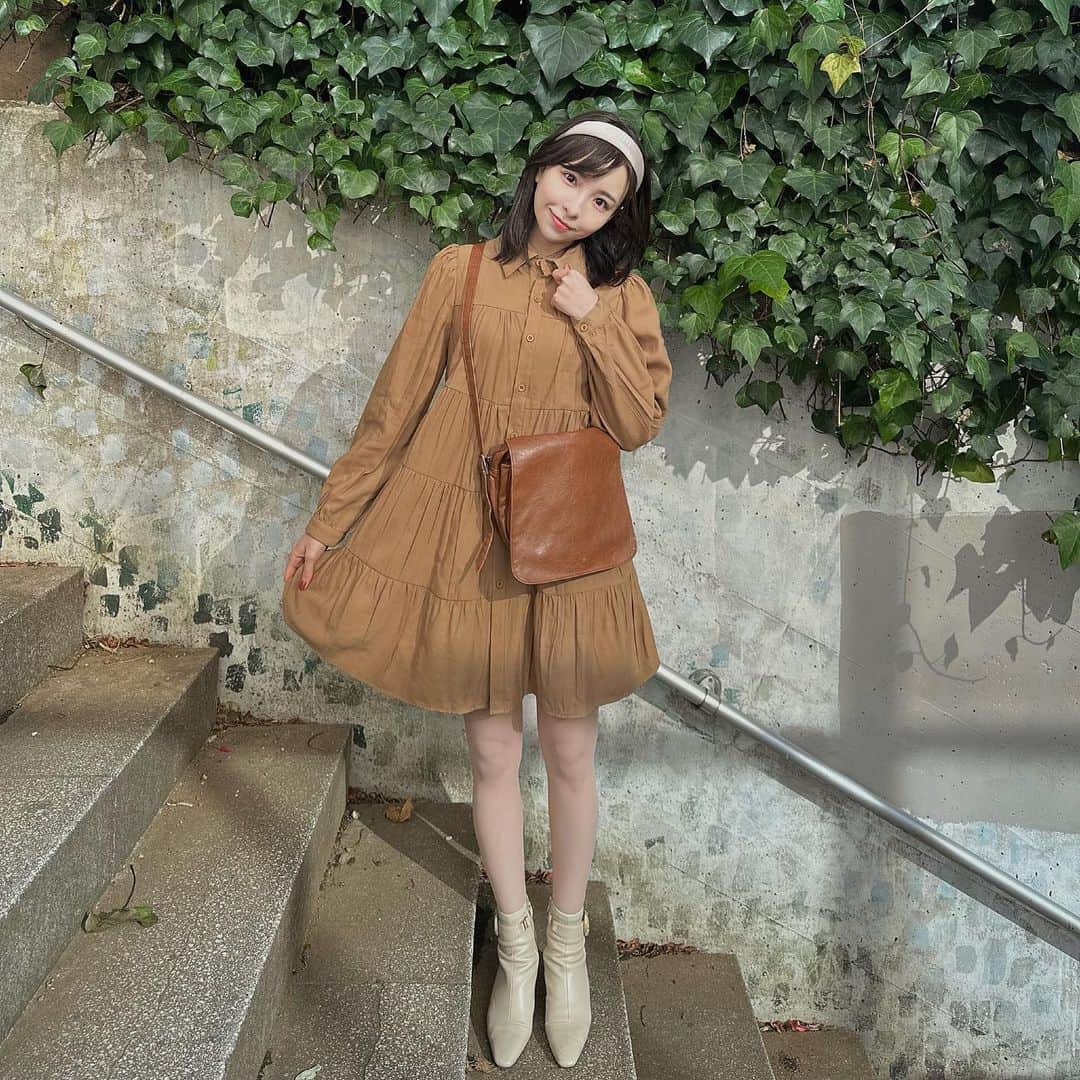のインスタグラム：「1枚目のテーマが 「春の大人スイート」 色がおとなしめだけど、靴をオフホワイトにすることによってちょっとスイートな印象にしてみました🌸 商品ID:12618087  2枚目のテーマは 「お気楽おでかけタイム」 ちょっとそこまで....だけど、そんな時も可愛く過ごしたい....な時をイメージしました。最近、ノ瀬はピンクにハマっております。 商品ID:12040988  3枚目のテーマは 「クールオールブラック」 実は一時期、黒い服しか持っていなかったノ瀬。最近になって明るい服をよく着るようになったんですが、やっぱり黒は安心する.... 商品ID:12312750  いかがでしたでしょうか！ みなさんは何番目のコーデが好みでしたか？ 私はどのコーデもとても楽しかったです🥴  クーポンコード: SSJP257  @dazy_fashion @sheinofficial @shein_japan  #SHEINDAZY #ootd #SHEINforAll #SHEINss23」