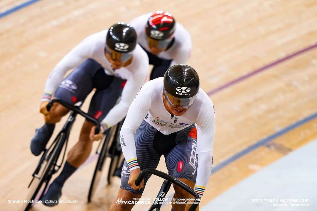 長迫吉拓のインスタグラム：「We gave all we have and we ended with 4th place in Team Sprint here in Jakarta first round of Nations cup. Great start of the season which is start counting of Olympic qualification. Made a PB of my own lap and for the team we need to work on some more details for next ones!   Thank you for @japancyclingfederation / @hpcjc for this opportunity and all the sponsors behind. We will get there!  Photo: @shutaro_jp / @morecadencejp   @anchor_bridgestone  @oakleyjapan  @ogkkabuto  @shimano_japan  @sunmedical.official  @morinagatraininglab  @rxl_bike_jp」