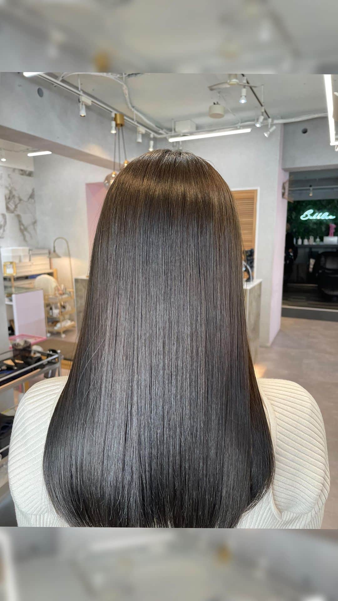 後藤夕貴のインスタグラム：「✔︎透明感color 前回やってもらったお気に入りの透けグレージュ. 渡邊さんのラボカラーとラボトリでうるぷる艶髪になりました🤍 ㅤ #ヘアカラートレンド  #透け感カラー  #ロングヘア」