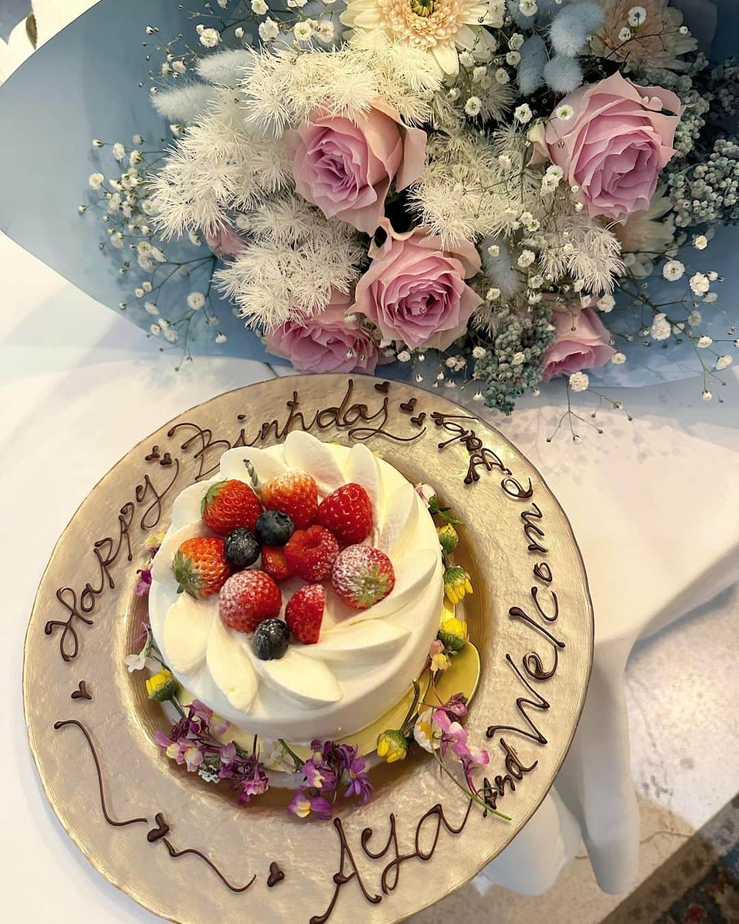 鈴木あやのインスタグラム：「たまらんかわいさ💐🎂 楽しい時間はあっという間🧚🏻‍♀️  💙💖💙💖💙💖」