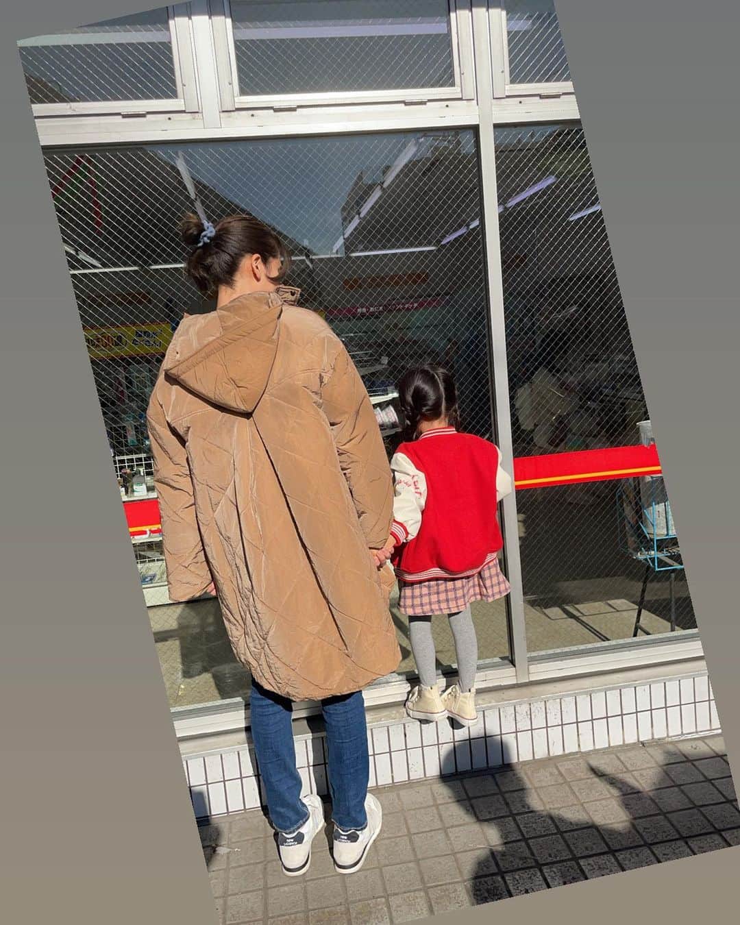 堀井新太さんのインスタグラム写真 - (堀井新太Instagram)「本日 「#三千円の使いかた 」最終話。  本当にこの2人に助けられました。  もう天才なんです。。。  終わってしまうのが悲しいですが、ラスト是非観てください！  よろしくお願いします🤲」2月25日 13時31分 - aratahorii