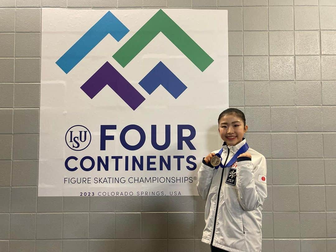 フジテレビスケートさんのインスタグラム写真 - (フジテレビスケートInstagram)「❄️フィギュアスケート❄️ 四大陸選手権🇺🇸@コロラド　2023.02.07-02.12 ⛰No.1⛰ 【女子シングル】 🥉#千葉百音 選手 5位#渡辺倫果 選手 8位#吉田陽菜 選手 #FSで勝負強さを見せた3人 #フィギュアスケート #figureskate #フジスケ #四大陸選手権」2月26日 18時00分 - online_on_ice