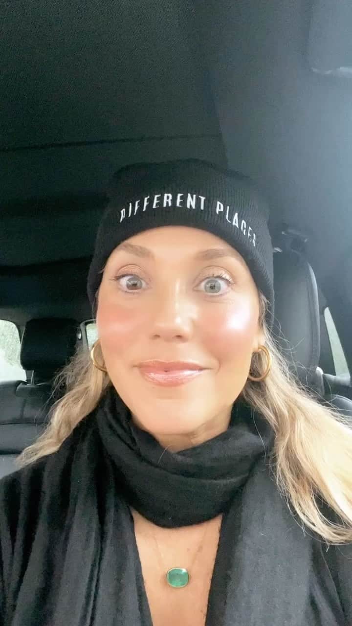 エリザベス・バークレーのインスタグラム：「DIFFERENT PLACES!!!!!!🍟🌋🎥✨💃🏼  Available to order now! ElizabethBerkleyLauren.com or link in bio.」