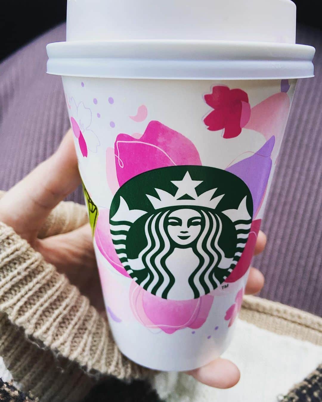 瑞原明奈のインスタグラム：「さくらソイラテめちゃうまい。   #sturbucks」