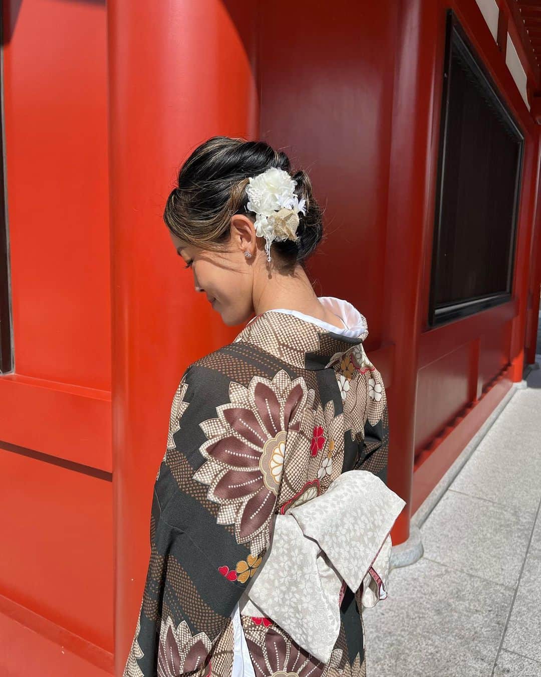 鎌田ハニーのインスタグラム：「人生初のお着物👘 浅草をお友達と観光しました⛩️ ． #浅草 #着物 #kimono #japan #asakusa」