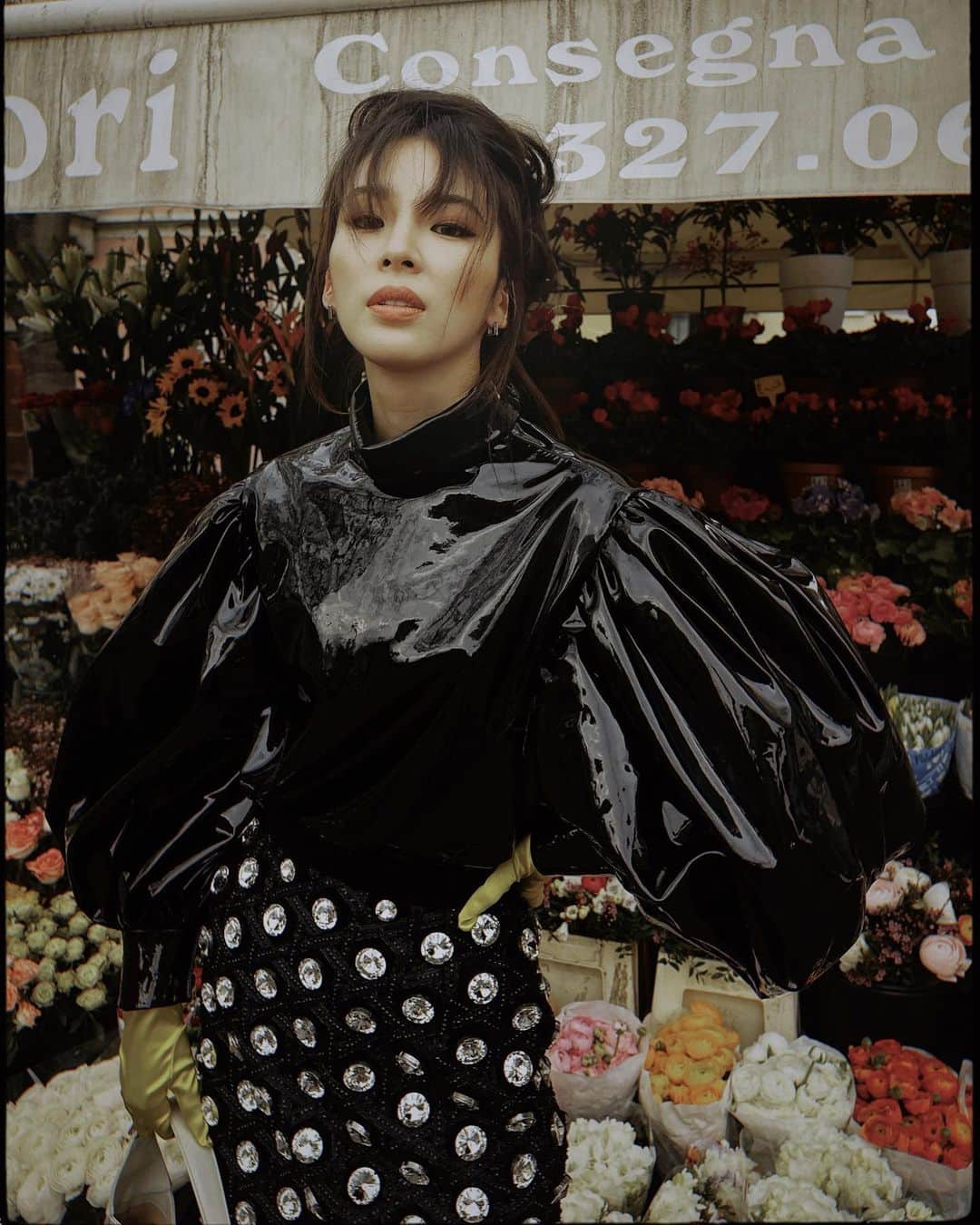 アイリーン・キムのインスタグラム：「It’s @gucci glam🖤」
