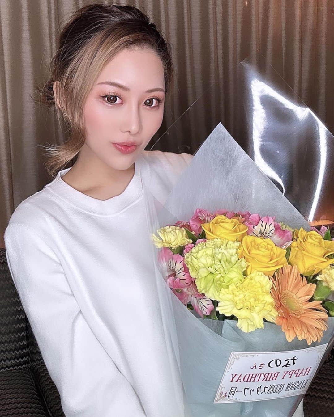 NANOのインスタグラム：「💐❤️💐🧡💐💛💐💗」