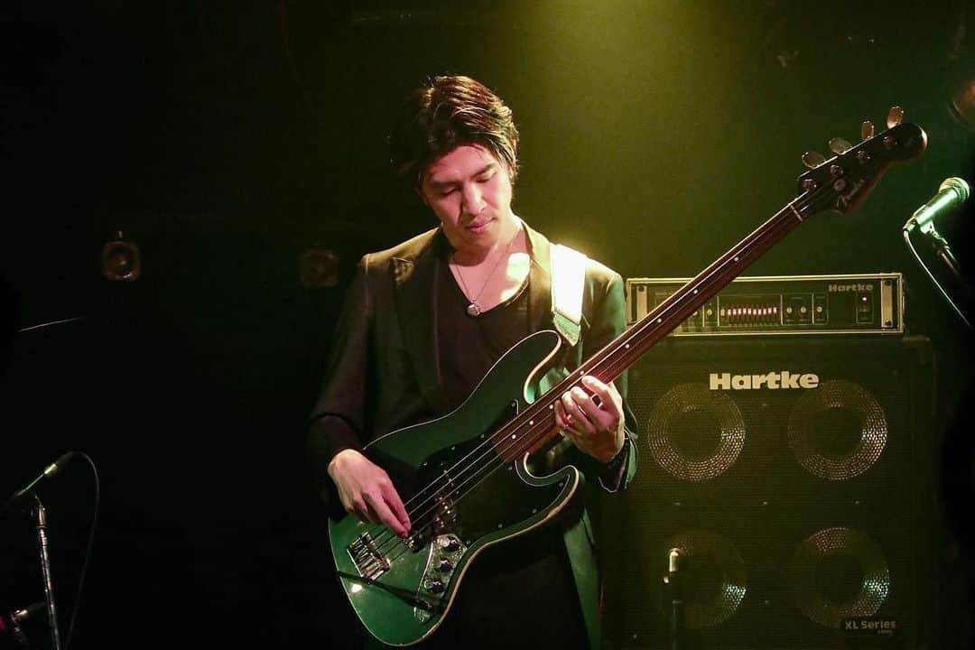 のインスタグラム：「4 #fender #ajb #pjbass #fretlessbass  #bass #bassplayer #bassist #musicianlife #jazz #rock #impress #ベース #ベーシスト」