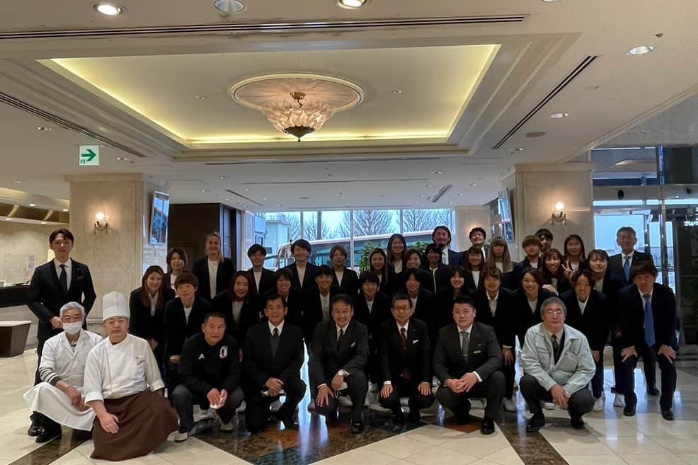 中島依美さんのインスタグラム写真 - (中島依美Instagram)「⚽️キャンプ⚽️ 宮崎キャンプ終了🙌 たくさんの方々にサポートしていただき、 素晴らしい環境の中で 良いトレーニングできました🔥 本当にありがとうございました🙇‍♀️🙇‍♀️🙇‍♀️ エンシティホテル延岡の皆様 長い間お世話になりました🙇‍♀️ 毎日美味しいご飯食べれて 幸せでした💕 3月5日からリーグが再開します。 そこにむけて良い準備して いいスタートをきれるように 頑張ります☺️⚽️ ⁡ #宮崎 #延岡市 #サッカー教室 #延岡市サッカー協会 #プリンセスカメリアフットボールクラブ #芝生 #最高 #萩の月 #エンシティホテル #皆様ありがとうございました #感謝 #マイナビ仙台レディース」2月25日 19時05分 - eminakajima.7