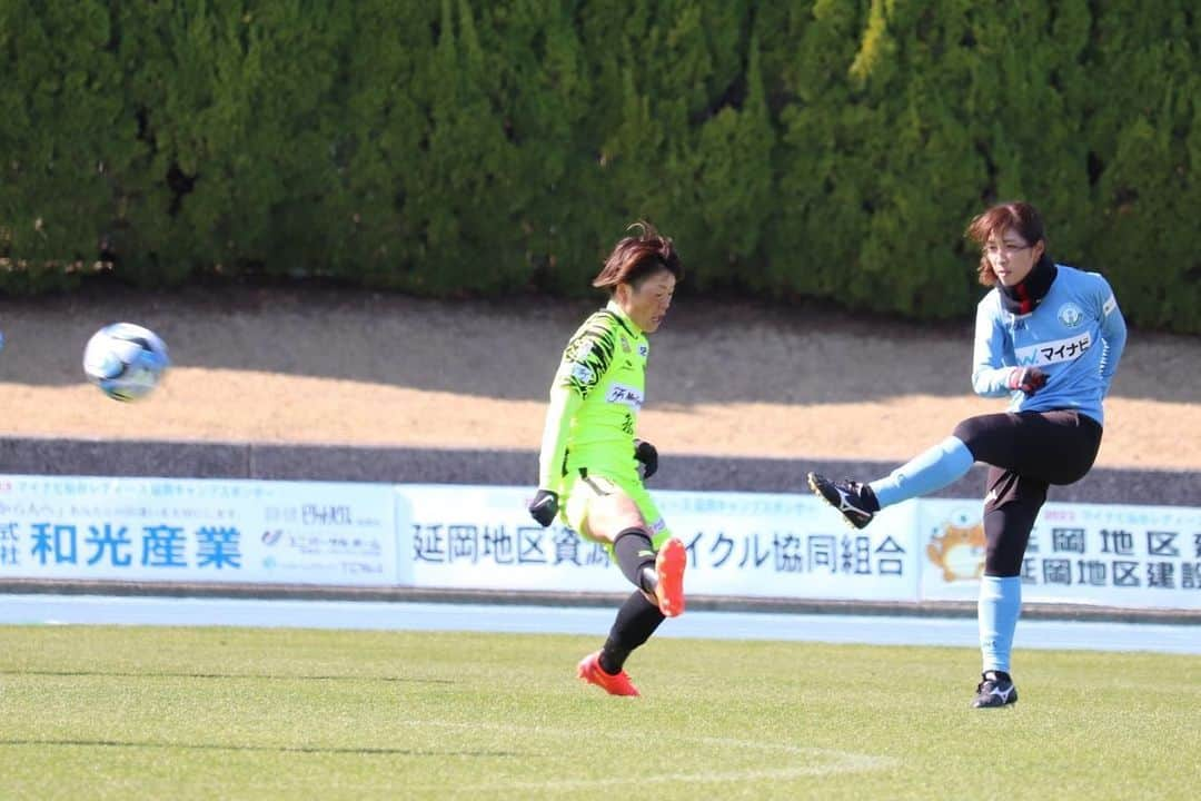 中島依美さんのインスタグラム写真 - (中島依美Instagram)「⚽️キャンプ⚽️ 宮崎キャンプ終了🙌 たくさんの方々にサポートしていただき、 素晴らしい環境の中で 良いトレーニングできました🔥 本当にありがとうございました🙇‍♀️🙇‍♀️🙇‍♀️ エンシティホテル延岡の皆様 長い間お世話になりました🙇‍♀️ 毎日美味しいご飯食べれて 幸せでした💕 3月5日からリーグが再開します。 そこにむけて良い準備して いいスタートをきれるように 頑張ります☺️⚽️ ⁡ #宮崎 #延岡市 #サッカー教室 #延岡市サッカー協会 #プリンセスカメリアフットボールクラブ #芝生 #最高 #萩の月 #エンシティホテル #皆様ありがとうございました #感謝 #マイナビ仙台レディース」2月25日 19時05分 - eminakajima.7