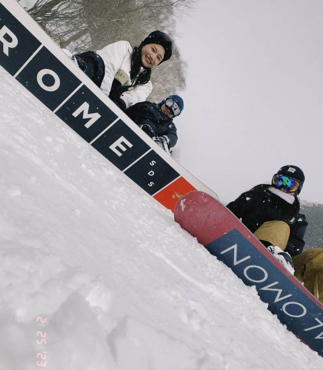 奥村ゆりのインスタグラム：「保育園からの友達ってすごい🏂  攻撃された証拠も☝️」