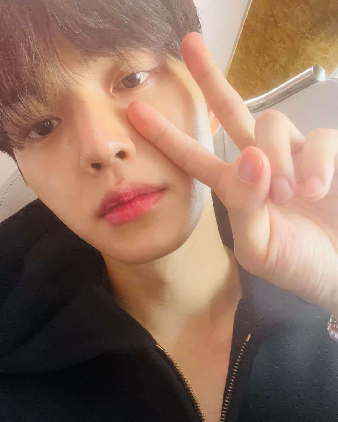 ソン・ガンさんのインスタグラム写真 - (ソン・ガンInstagram)「😎🤩🤭」2月25日 19時30分 - songkang_b