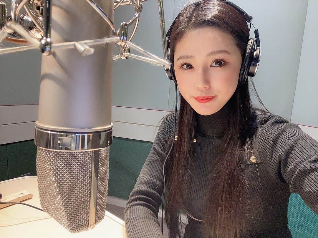 真木しおりのインスタグラム：「USEN収録しに行った時の🤭💭  楽しかったなぁ꒰ ´ӟ`꒱.｡oஇ  #ARTA#ARTAGALS#SUPERGT#AUTOBACS#オートバックス #レースクイーン#HONDA#無限 #MUGEN #RQ #레이싱모델　#racingmodel#supergt #スーパーGT #真木しおり」