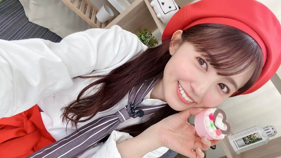 逢田梨香子さんのインスタグラム写真 - (逢田梨香子Instagram)「🎂🍫🧁🍰🫕☕️」2月25日 19時49分 - aida_rikako_