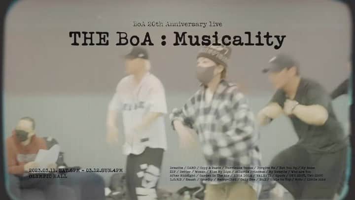 BoAのインスタグラム：「2층 딱 기다려!! 아 놔 ;; 2주밖에 안남았네 ㅜㅜ 그나저나 감기 조심해 독하다🫢」