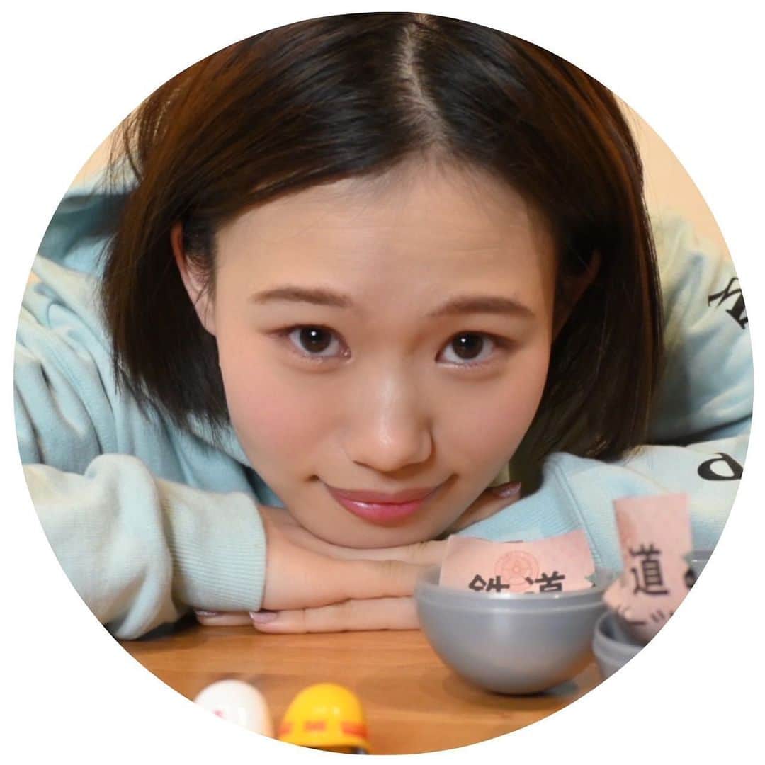 のインスタグラム：「Здравствуйте!  YouTubeチャンネルを開設しました☺️  内容は趣味の文房具がメインです！ 明日最初の動画を投稿します！  チャンネル登録よろしくお願いします😍 https://www.youtube.com/@sakichannel_stationery  I now have my YouTube channel! I’ll be posting about writing utensils.   Please look forward to my very first video, which is going to be tel tomorrow 19:00 JST:))))」