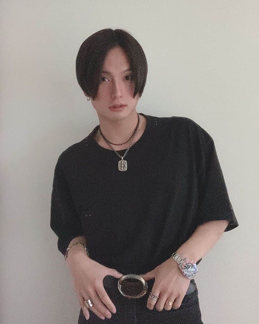 友常勇気のインスタグラム：「Before&After!! New hair( ˘ ³˘)♥︎ Thank you for Mr.Nishimura🤗🎊✨ お仕事の関係で20年振り？😂にパーマかけました🤩👍 西村さん長い時間ありがとー御座いました😍🤩 一度じゃかからず二度としてくれました🎊🎊 お仕事闘い抜くぜ🥰❕ #友常勇気 #ニューヘアー #20年振り #パーマ #西村さん #感謝 #パーマな私もよろしくお願いします」