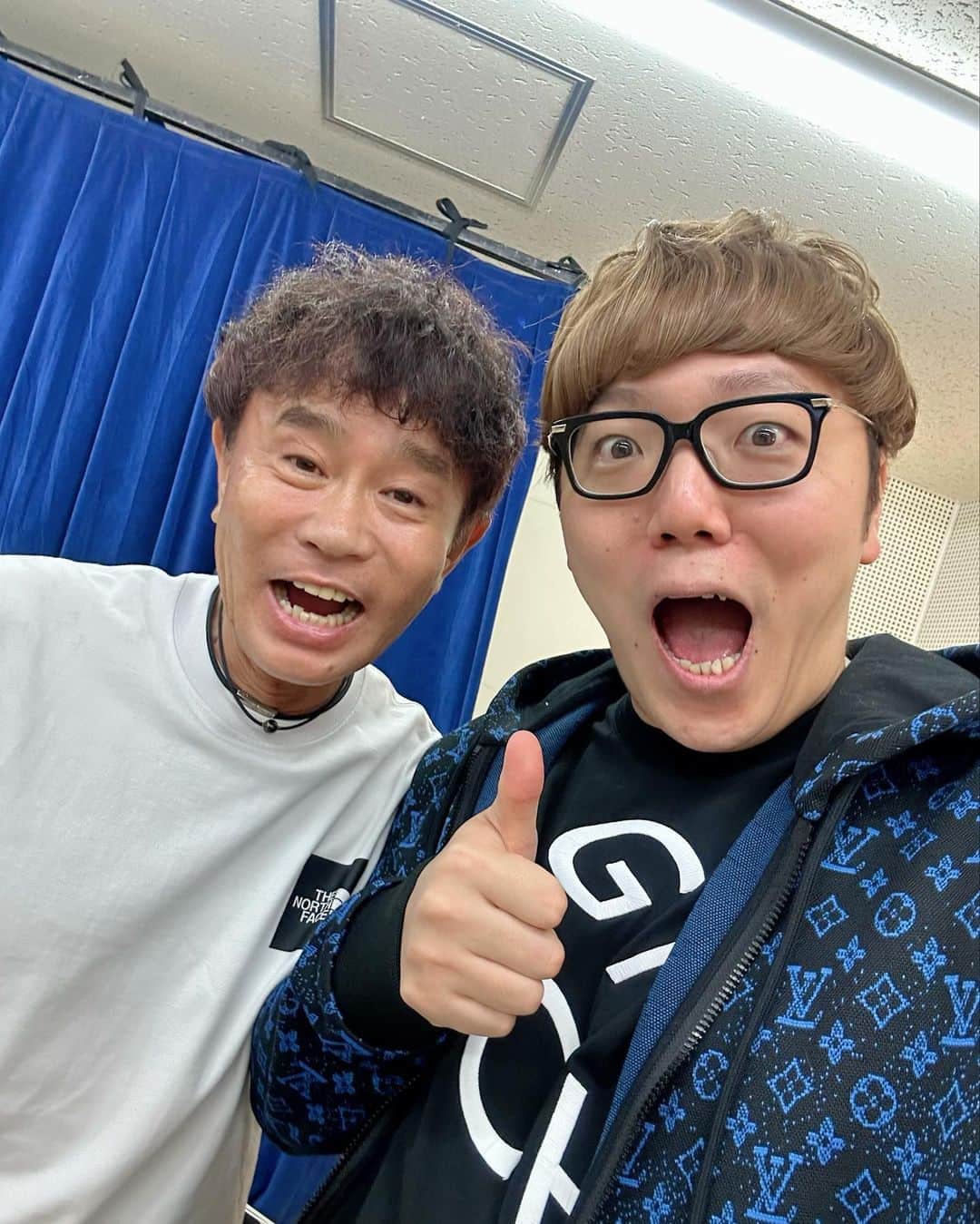 HIKAKINのインスタグラム：「数年ぶりにダウンタウン浜田さんにお会いしました😂🎉叩いてくれました✋💥😭  #JapansGotTalent」