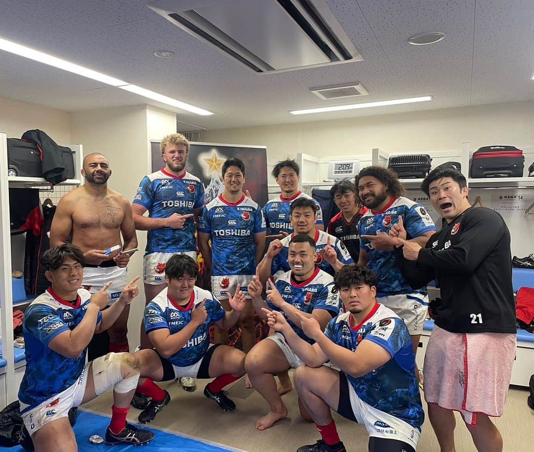 徳永祥尭のインスタグラム：「vs KUBOTA 応援ありがとうございました！  梶さん100capsおめでとうございます！！  #東芝ブレイブルーパス東京」