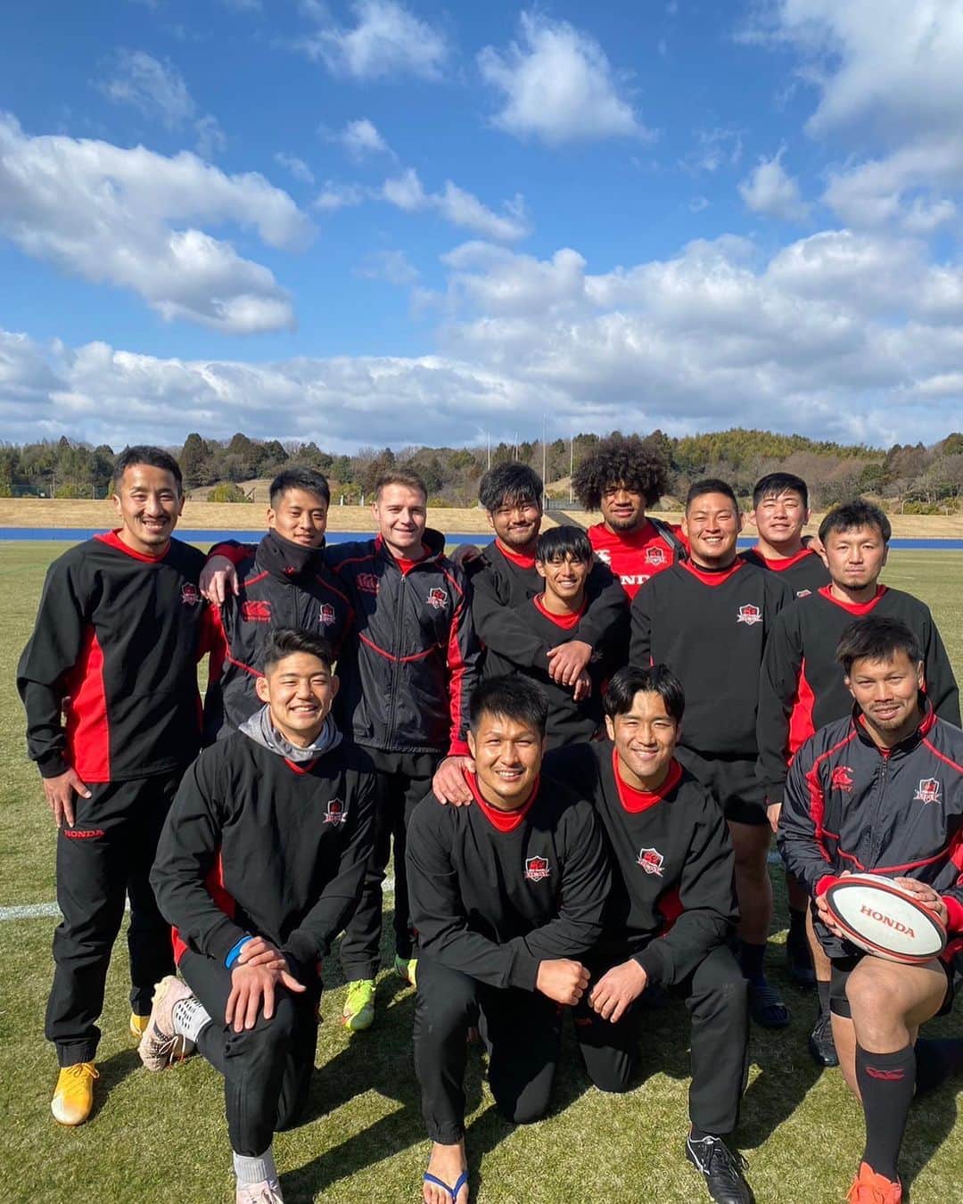 本村直樹のインスタグラム：「. 2023.2.26 Round6 vs釜石シーウェイブスRFC 12:00K.O. @ Suzuka 明日からの後半戦も全員でいきましょー！！！   #rugby #japanrugbyleagueone  #ラグビー #リーグワン #MieHondaHEAT #三重ホンダヒート #11 #ourRACE」