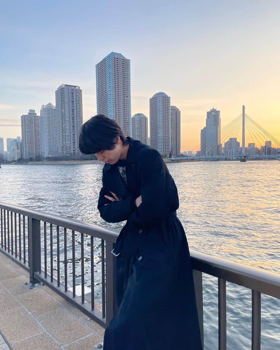 のインスタグラム：「⁡ みんなの最近見たおすすめの映画とか小説教えて〜 ⁡ 自分は映画は「天使のくれた時間」がおすすめ‼︎ 小説は「劇場」面白かった✨」