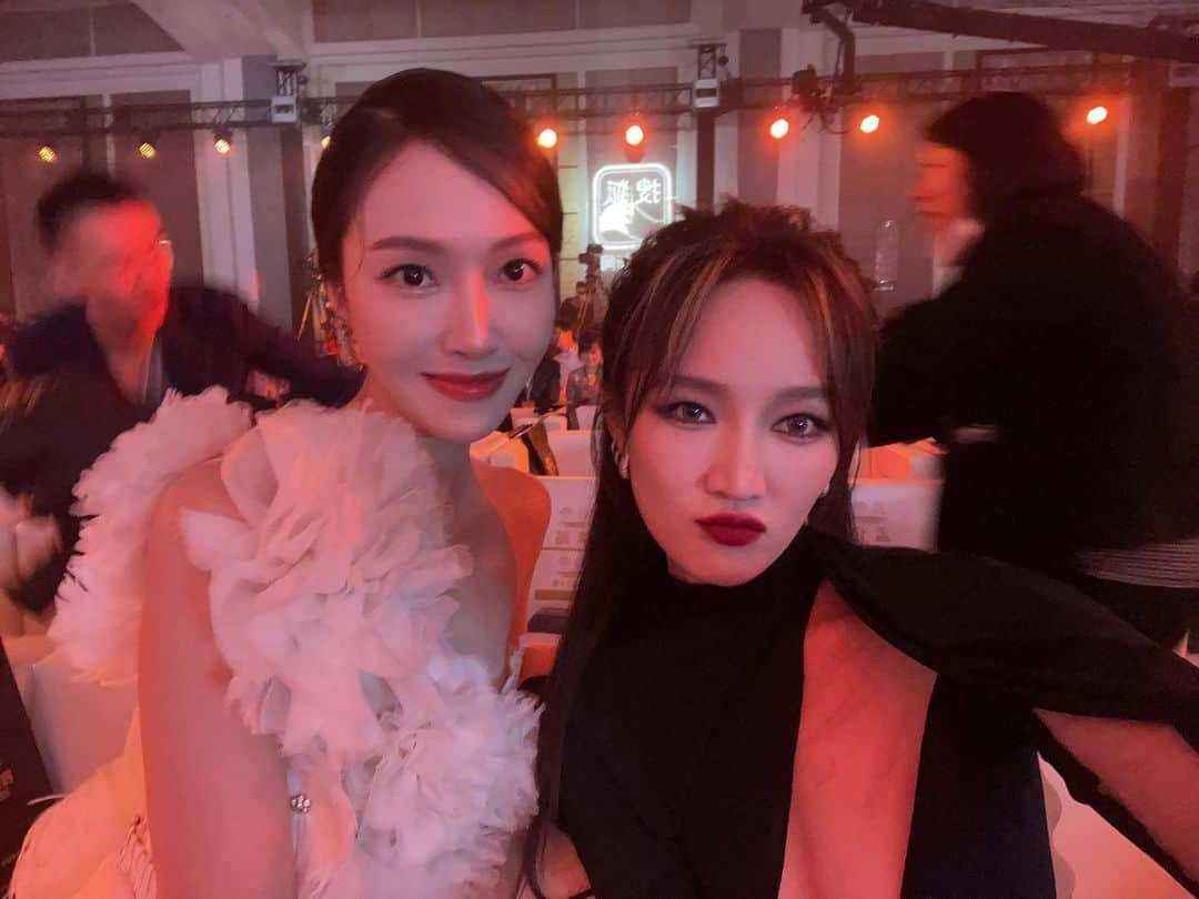 ジア のインスタグラム：「开心 @jessica.syj  @lee233233」