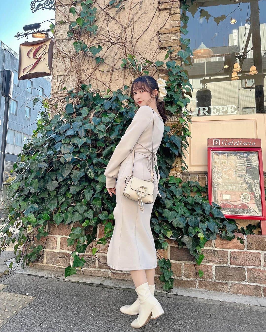 やっこさんのインスタグラム写真 - (やっこInstagram)「🥞✨ ⁡ ⁡ ⁡ ⁡ one-piece #rosemuse earring #liquem  hair accessory #eimyistoire  bag #seebychloe  shoes #grl  ⁡ ⁡ ⁡ ⁡ 推しメンの作った服を着て お友達とガレットを食べに行った日𓌉𓇋 ⁡ ⁡ ⁡ ⁡ ⁡ #渋谷カフェ #ガレット #ロゼミューズ #リキュエム #エイミーイストワール #グレイル #ootd #ガレットリア」2月25日 22時28分 - yakko928