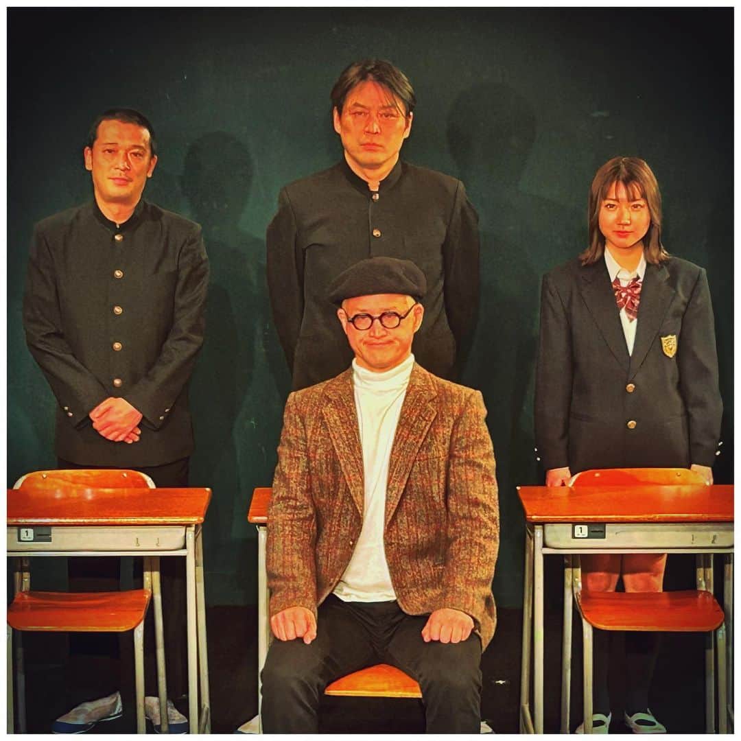 のインスタグラム：「下北沢演劇祭 【5BRAIN】で作・演出やらせていただきました。 毛塚治虫班（福島班） お陰様で無事に千穐楽を迎えました。 御来場の皆様、関係者の皆様本当にありがとうございました。  演者の三人 最高の演技でした。 お疲れ様でした♪  我々は終わりましたが5BRAINは明日もあります。宜しくお願い致します🤲  大した活躍もしていないのに熊谷氏は大酒飲んでました😍 地獄に堕ちろ💀  ※場当たり、ゲネプロは 毛塚治虫で演出させていただきました。」