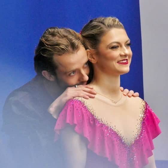 のインスタグラム：「Hi everyone, I’ve been taking some intentional space from social media over the past two months, but I wanted to share this moment in my journey with you all as you’ve been so supportive of Jean-Luc and I over the course of our career thus far. As many of you have seen and followed, Jean-Luc and I have made some tough decisions the past few months to sit out the remainder of our competitive season for personal reasons. As an athlete, we are taught to push past physical and mental challenges, because that’s what “tough competitors” do.  . Many people don’t know that during the Olympic season, I not only experienced a significant concussion, but I also fully tore my ACL in the same training incident. The athlete mentality came into full force as I my dream of going to the Olympic’s was so close to achieving and at that moment, pushing myself to return in time for the season was not a question in my mind.  . This past year, I have continued to face significant post-concussive challenges that put me in constant pain and limitation to how I could live my life outside training, and as the months past and I pushed through, anxiety and depression really began to have an impact on my life that felt too large to just push through and continue to ignore in order to live the “tough competitor” mentality. (Continued in comments)」