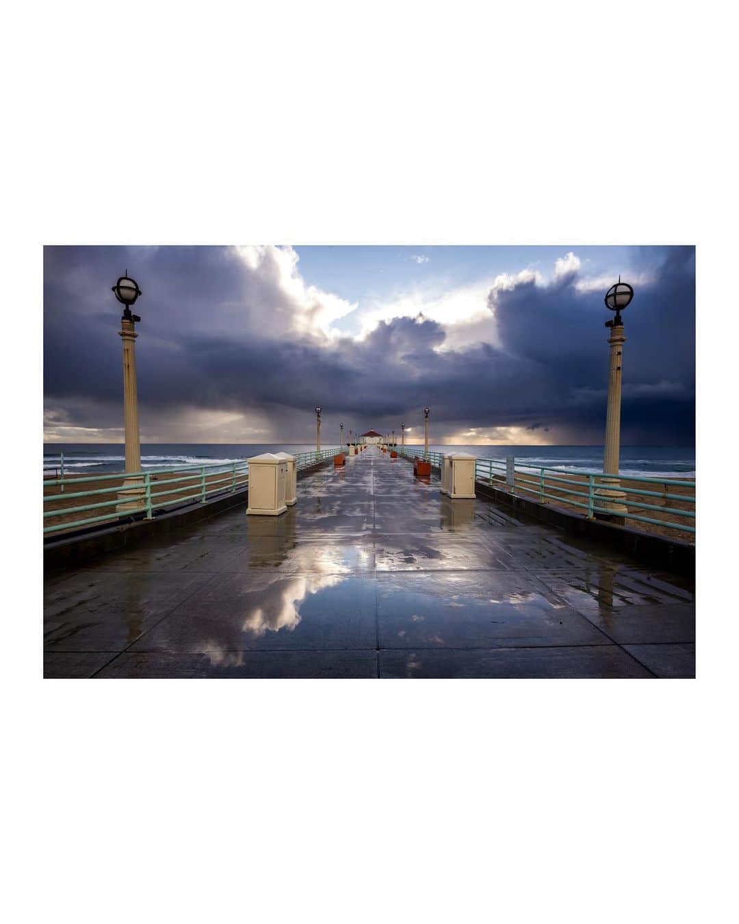 Pete Halvorsenのインスタグラム：「A pierfect break from the storm  Leica M11/21MM #pierpressure」