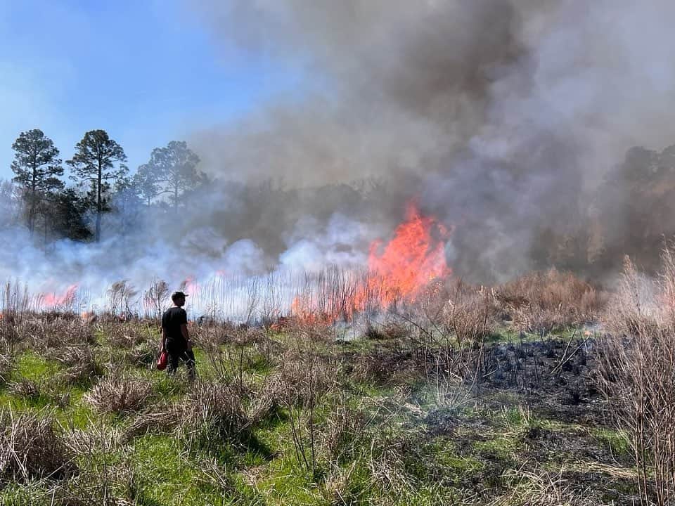 ブライアン・ハーマンのインスタグラム：「Fire season. #farminwithharman」