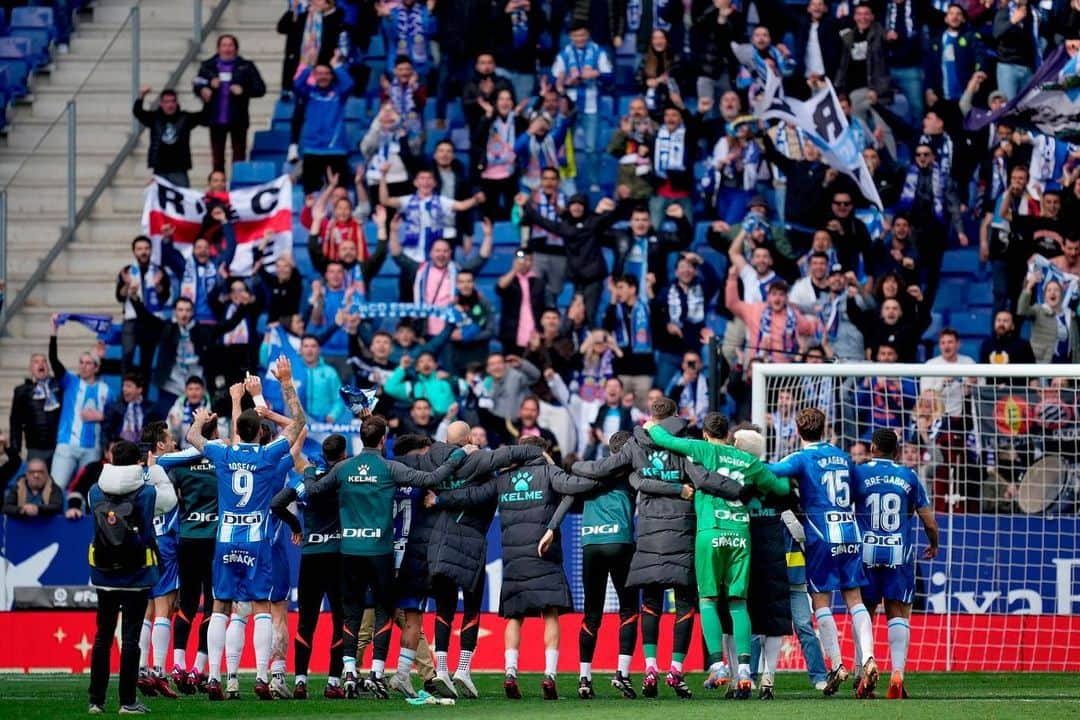 フェルナンド・パチェコさんのインスタグラム写真 - (フェルナンド・パチェコInstagram)「Nada como debutar en casa con tres puntos. Vamos! @rcdespanyol 🙌🏼💙」2月26日 2時47分 - fpacheco92