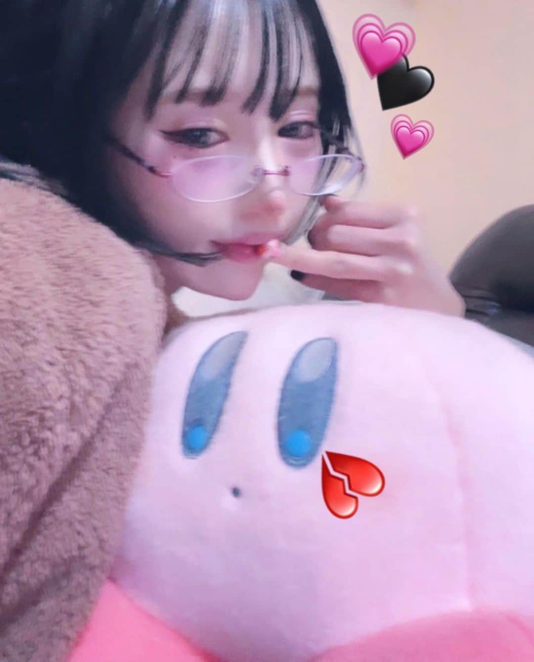 椿えれなのインスタグラム：「ねえ〜いっしょにピンクの星でもみちゃおっか^_^🧠🍽💗💗💗」